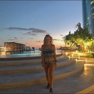 Meet your Posher, Sarah elizabeth